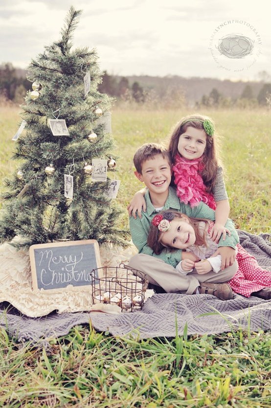 Outdoor Family Christmas Card Ideas